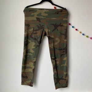 camo tna (aritzia) leggings